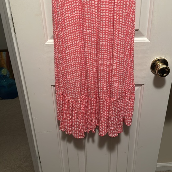 Like new pink and white sundress. The front is higher than the back. - Picture 6 of 7